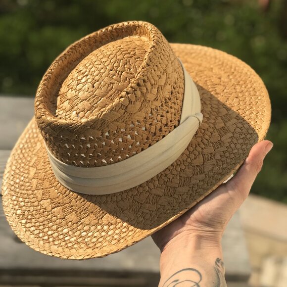 Fun Summer Straw Hat with Band - Picture 1 of 2